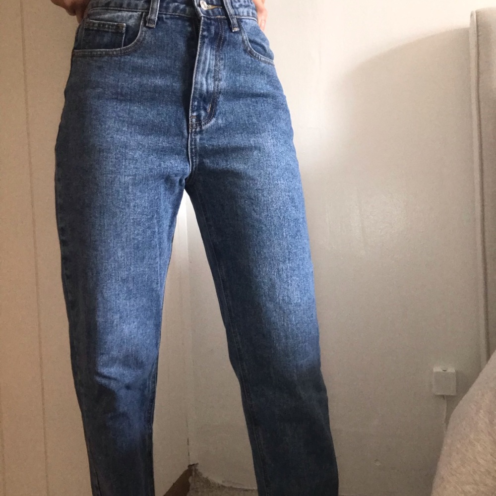 PRETTY LITTLE THING Mom Jeans